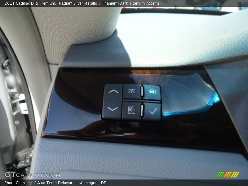Radiant Silver Metallic / Titanium/Dark Titanium Accents 2011 Cadillac DTS Premium