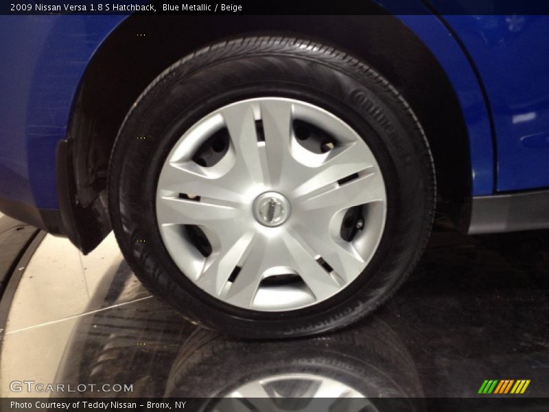 Blue Metallic / Beige 2009 Nissan Versa 1.8 S Hatchback