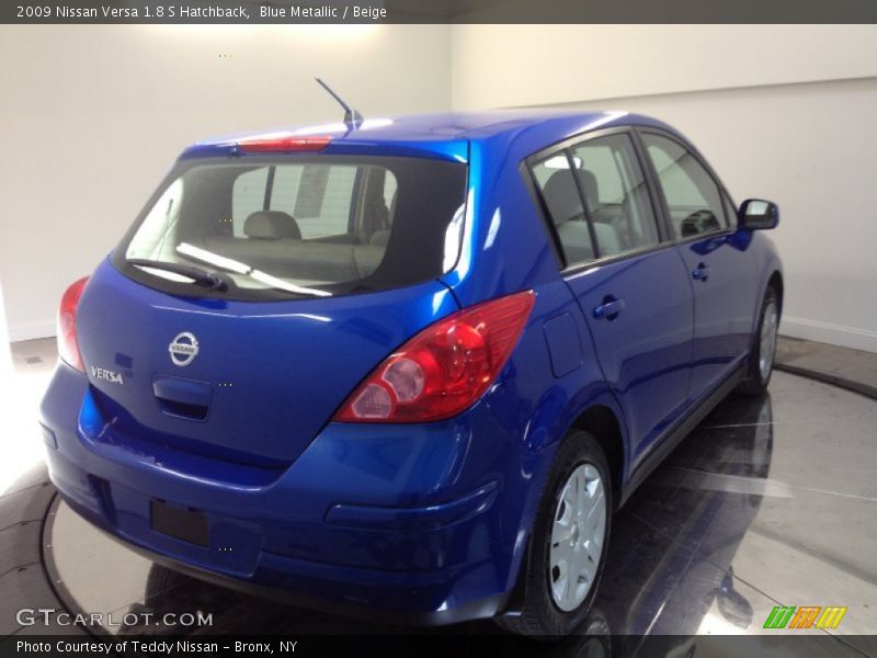 Blue Metallic / Beige 2009 Nissan Versa 1.8 S Hatchback