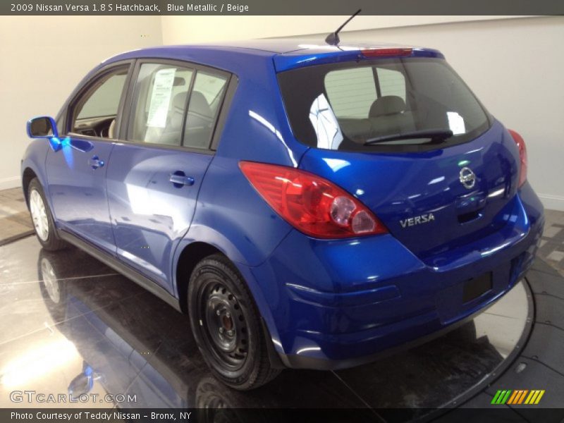 Blue Metallic / Beige 2009 Nissan Versa 1.8 S Hatchback