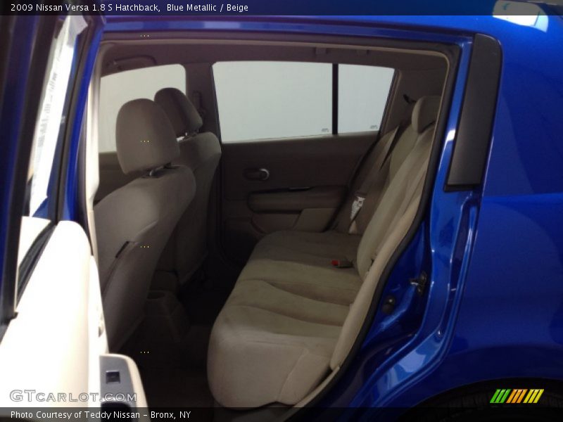 Blue Metallic / Beige 2009 Nissan Versa 1.8 S Hatchback