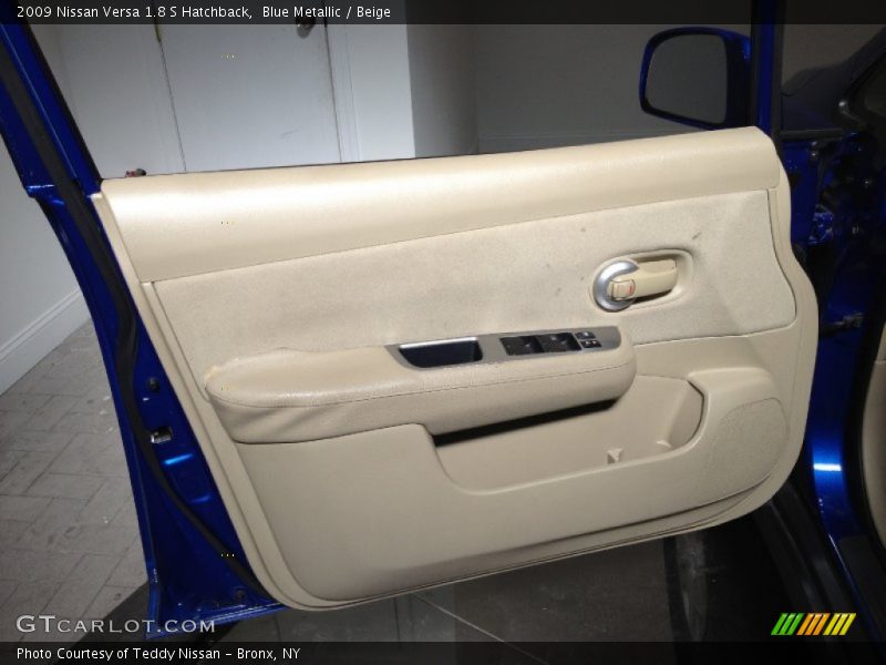 Blue Metallic / Beige 2009 Nissan Versa 1.8 S Hatchback