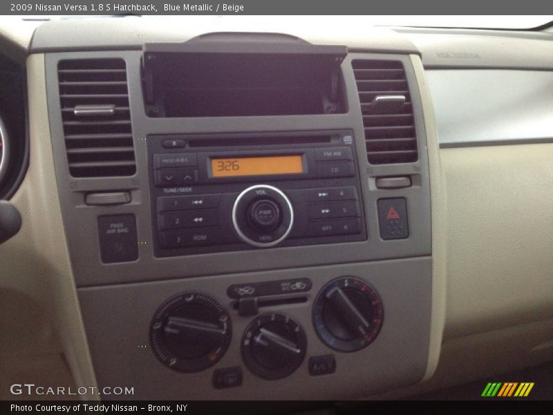 Blue Metallic / Beige 2009 Nissan Versa 1.8 S Hatchback