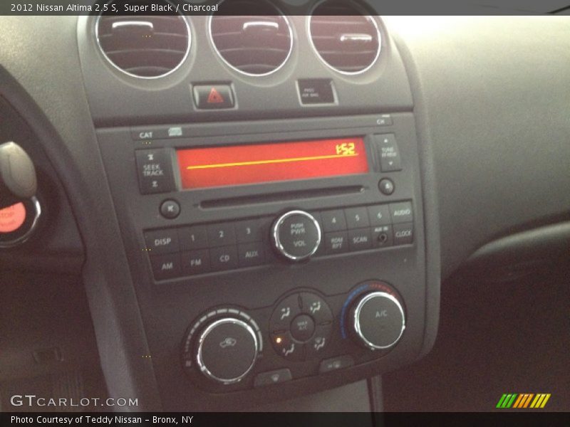 Super Black / Charcoal 2012 Nissan Altima 2.5 S