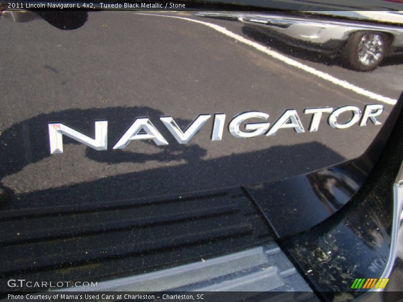 Tuxedo Black Metallic / Stone 2011 Lincoln Navigator L 4x2