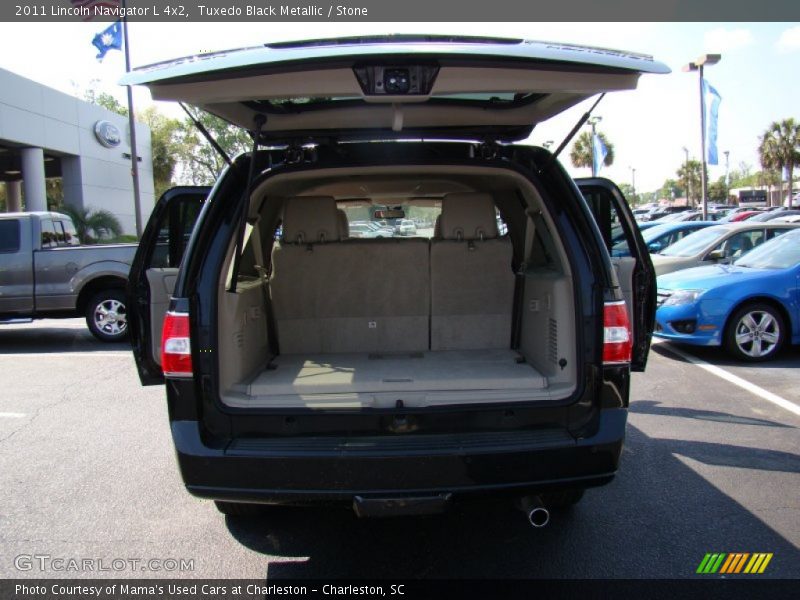Tuxedo Black Metallic / Stone 2011 Lincoln Navigator L 4x2