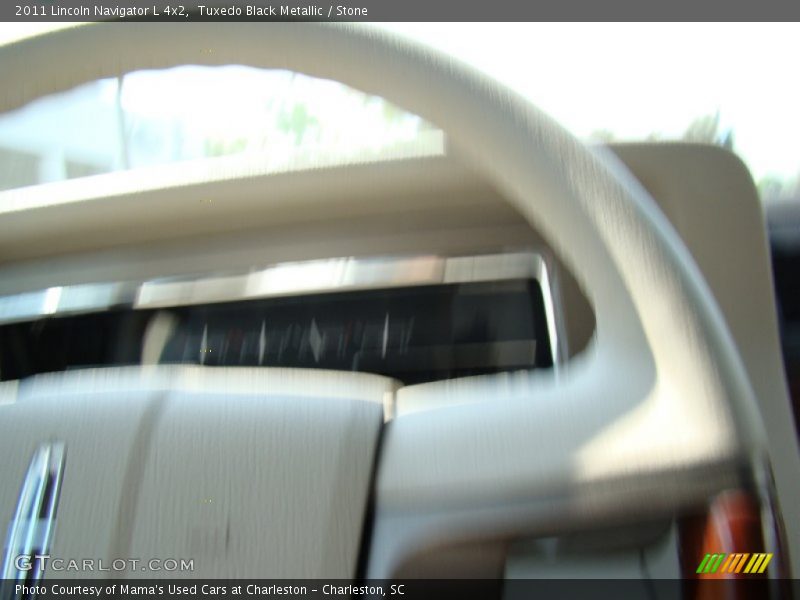 Tuxedo Black Metallic / Stone 2011 Lincoln Navigator L 4x2
