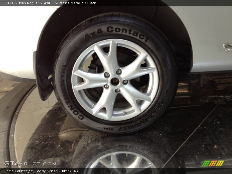 Silver Ice Metallic / Black 2011 Nissan Rogue SV AWD