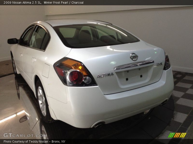 Winter Frost Pearl / Charcoal 2009 Nissan Altima 2.5 SL
