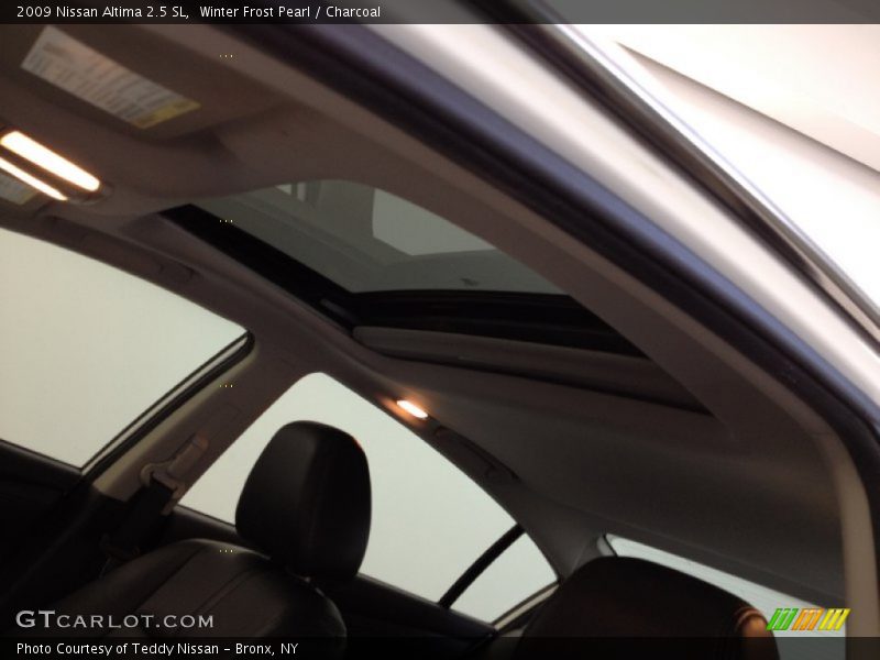 Winter Frost Pearl / Charcoal 2009 Nissan Altima 2.5 SL