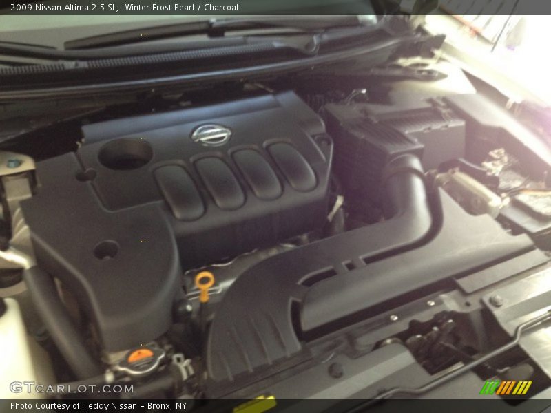 Winter Frost Pearl / Charcoal 2009 Nissan Altima 2.5 SL