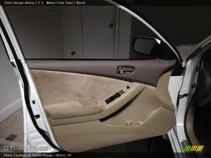 Winter Frost Pearl / Blond 2009 Nissan Altima 2.5 S