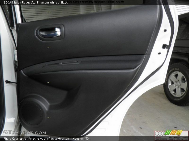 Phantom White / Black 2009 Nissan Rogue SL