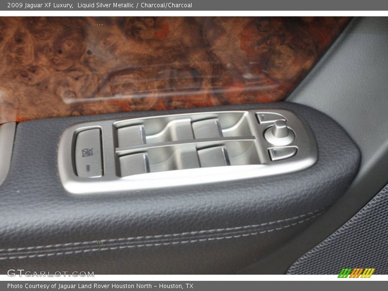 Liquid Silver Metallic / Charcoal/Charcoal 2009 Jaguar XF Luxury