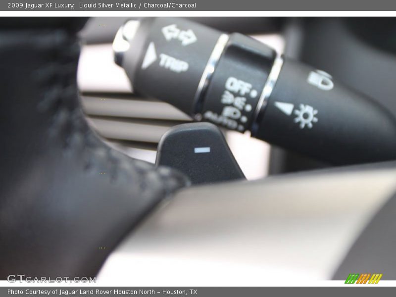 Liquid Silver Metallic / Charcoal/Charcoal 2009 Jaguar XF Luxury