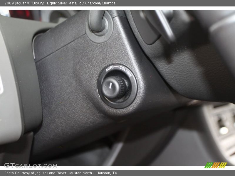 Liquid Silver Metallic / Charcoal/Charcoal 2009 Jaguar XF Luxury