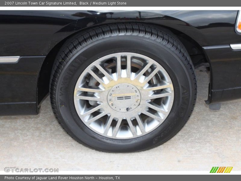 Black / Medium Light Stone 2007 Lincoln Town Car Signature Limited