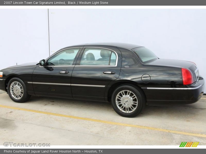 Black / Medium Light Stone 2007 Lincoln Town Car Signature Limited