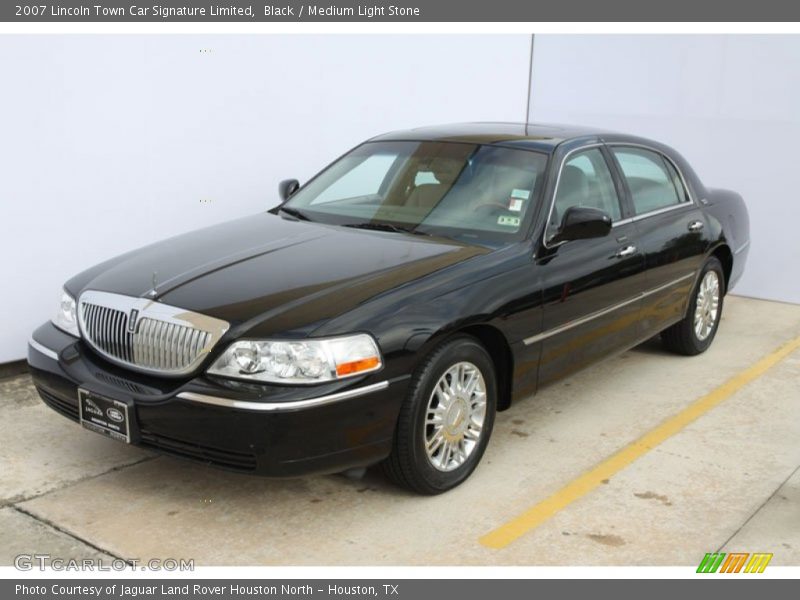 Black / Medium Light Stone 2007 Lincoln Town Car Signature Limited