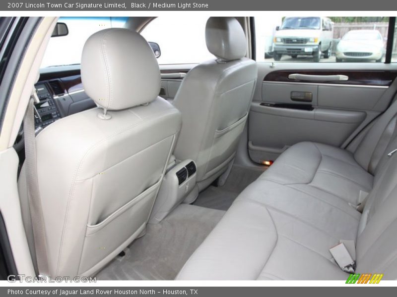 Black / Medium Light Stone 2007 Lincoln Town Car Signature Limited