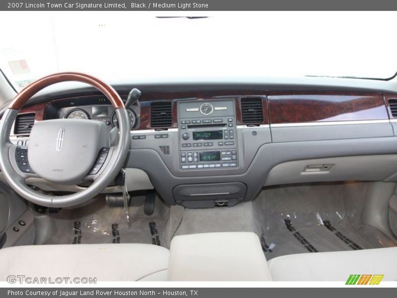 Black / Medium Light Stone 2007 Lincoln Town Car Signature Limited