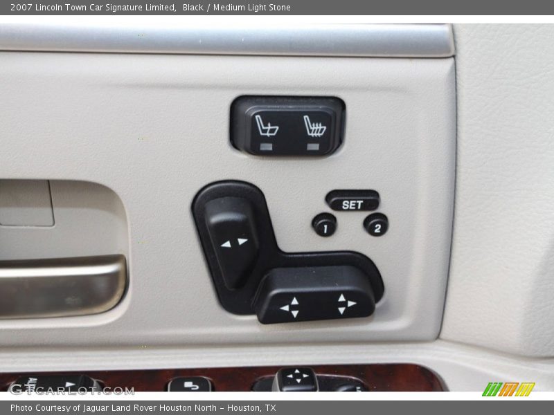 Black / Medium Light Stone 2007 Lincoln Town Car Signature Limited