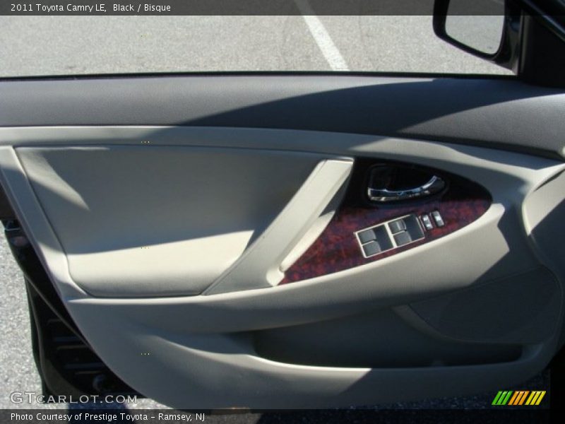 Black / Bisque 2011 Toyota Camry LE