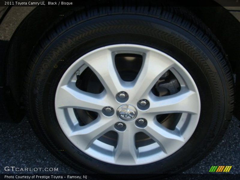 Black / Bisque 2011 Toyota Camry LE