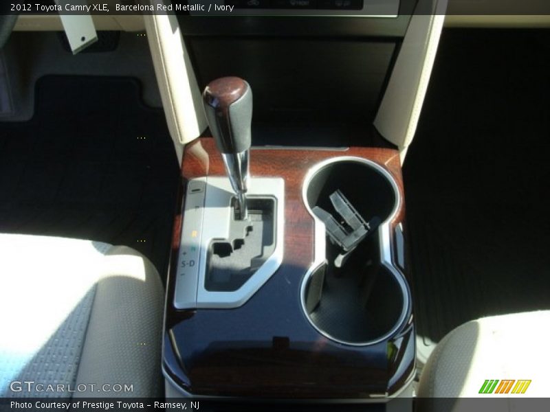 Barcelona Red Metallic / Ivory 2012 Toyota Camry XLE