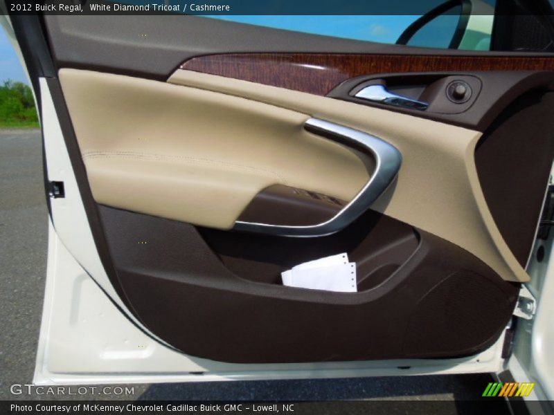 White Diamond Tricoat / Cashmere 2012 Buick Regal