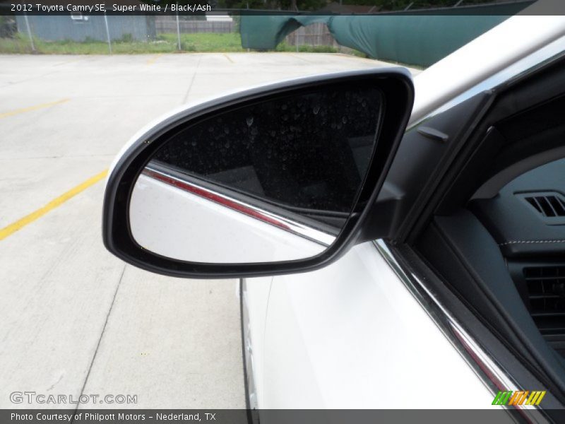Super White / Black/Ash 2012 Toyota Camry SE