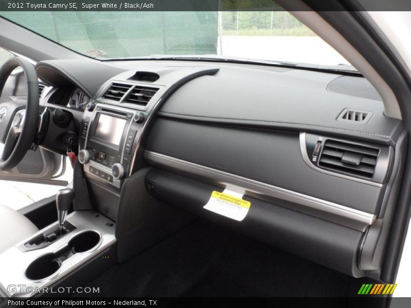 Super White / Black/Ash 2012 Toyota Camry SE
