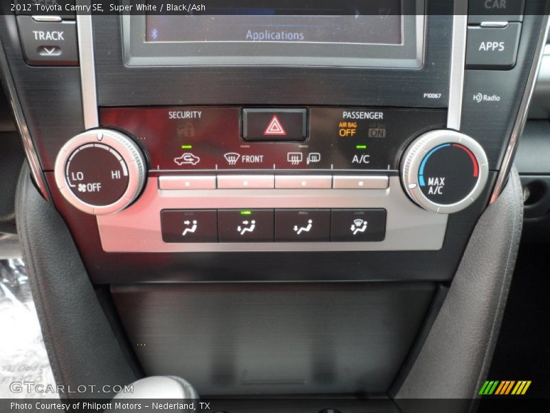 Super White / Black/Ash 2012 Toyota Camry SE