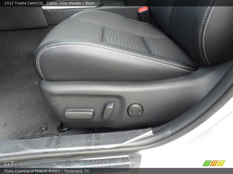 Classic Silver Metallic / Black 2012 Toyota Camry SE