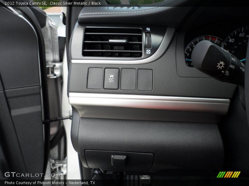 Classic Silver Metallic / Black 2012 Toyota Camry SE