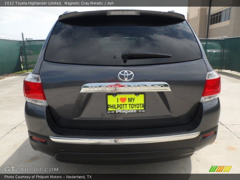 Magnetic Gray Metallic / Ash 2012 Toyota Highlander Limited