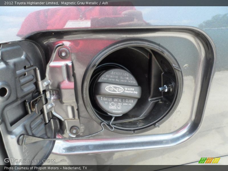 Magnetic Gray Metallic / Ash 2012 Toyota Highlander Limited