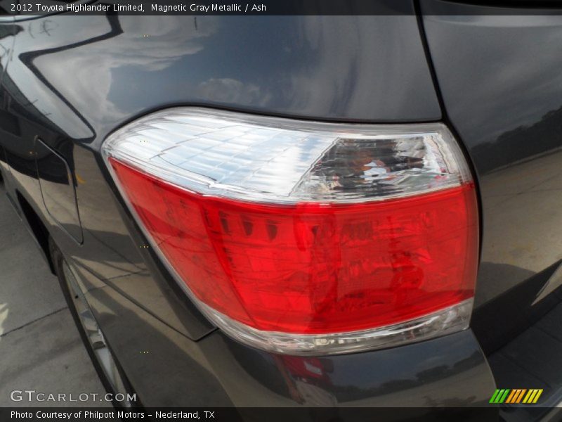 Magnetic Gray Metallic / Ash 2012 Toyota Highlander Limited