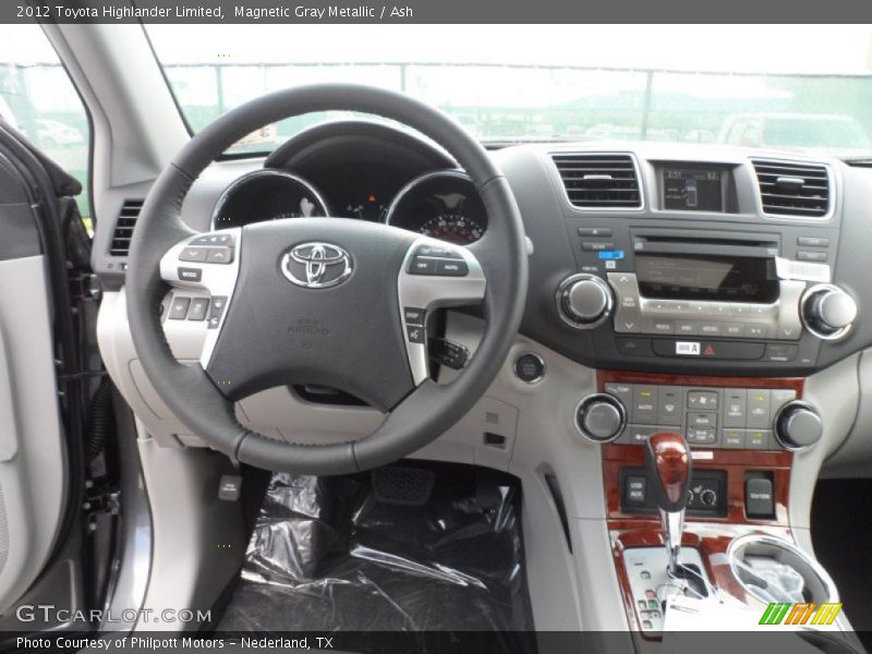 Magnetic Gray Metallic / Ash 2012 Toyota Highlander Limited