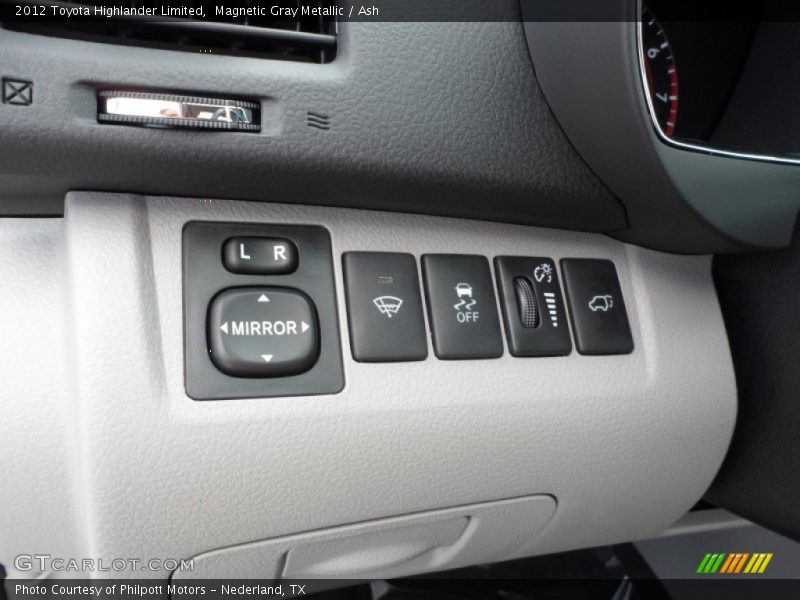 Magnetic Gray Metallic / Ash 2012 Toyota Highlander Limited