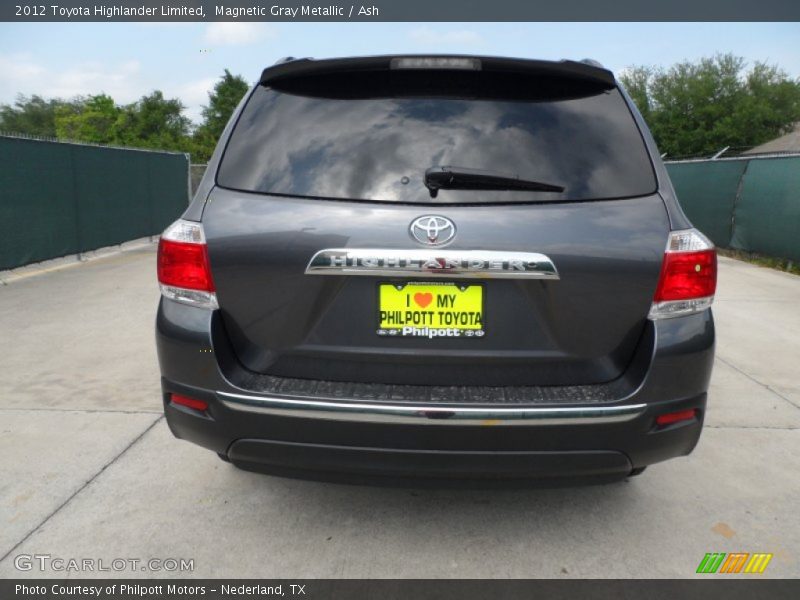 Magnetic Gray Metallic / Ash 2012 Toyota Highlander Limited