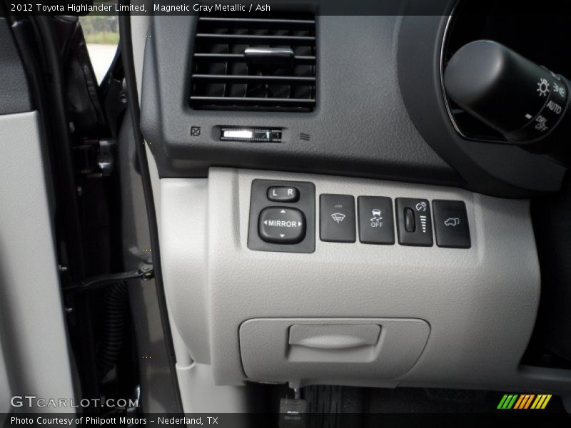 Magnetic Gray Metallic / Ash 2012 Toyota Highlander Limited