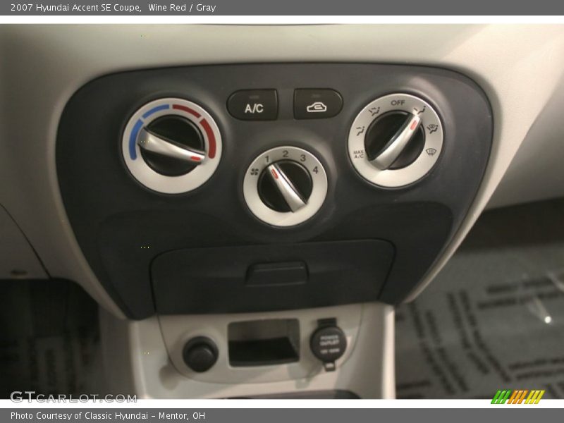 Controls of 2007 Accent SE Coupe