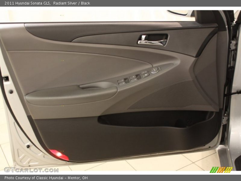Radiant Silver / Black 2011 Hyundai Sonata GLS