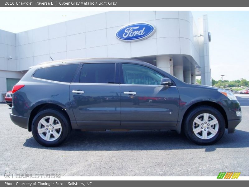 Cyber Gray Metallic / Light Gray 2010 Chevrolet Traverse LT