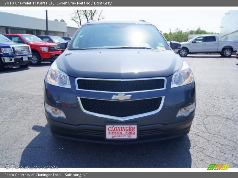 Cyber Gray Metallic / Light Gray 2010 Chevrolet Traverse LT