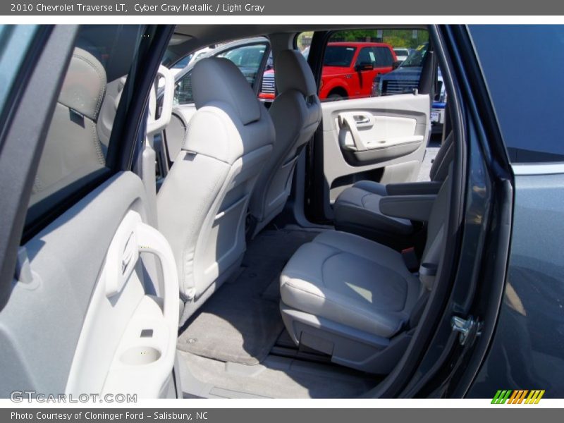 Cyber Gray Metallic / Light Gray 2010 Chevrolet Traverse LT