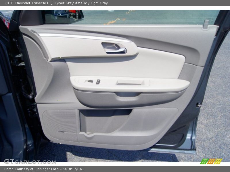 Cyber Gray Metallic / Light Gray 2010 Chevrolet Traverse LT