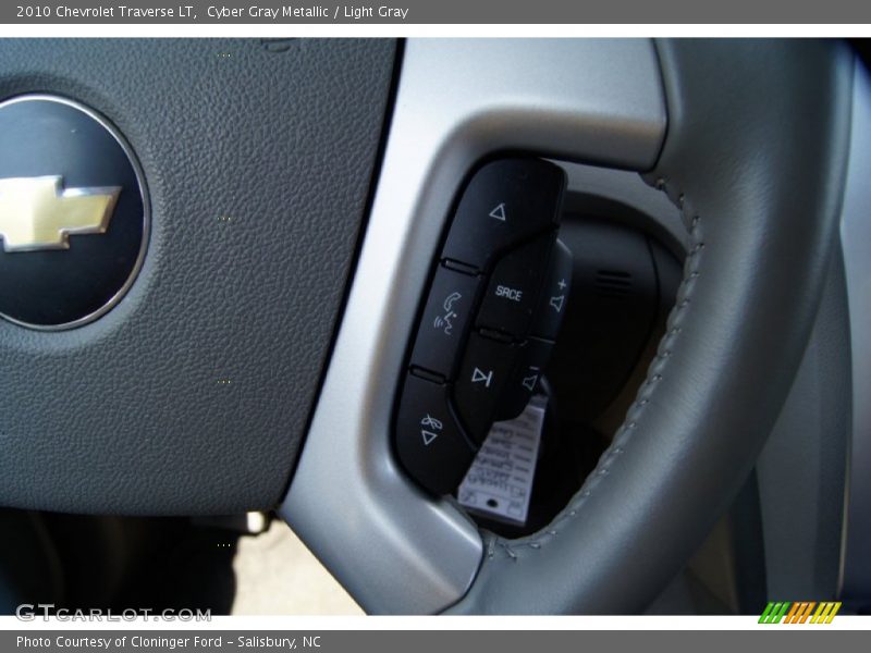 Cyber Gray Metallic / Light Gray 2010 Chevrolet Traverse LT