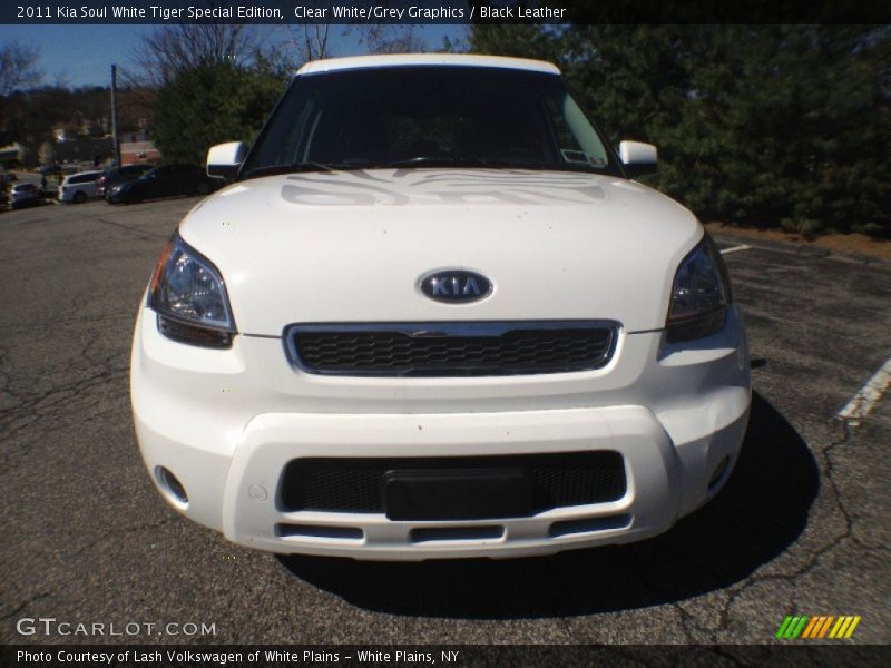 Clear White/Grey Graphics / Black Leather 2011 Kia Soul White Tiger Special Edition